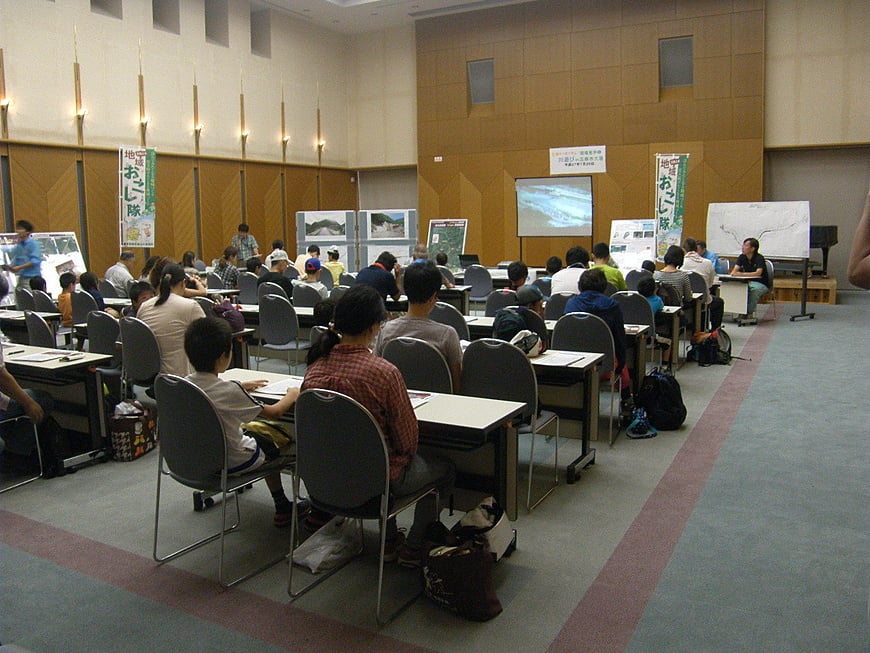 親子で見て学ぶ工事現場見学と川遊びin五條市大塔